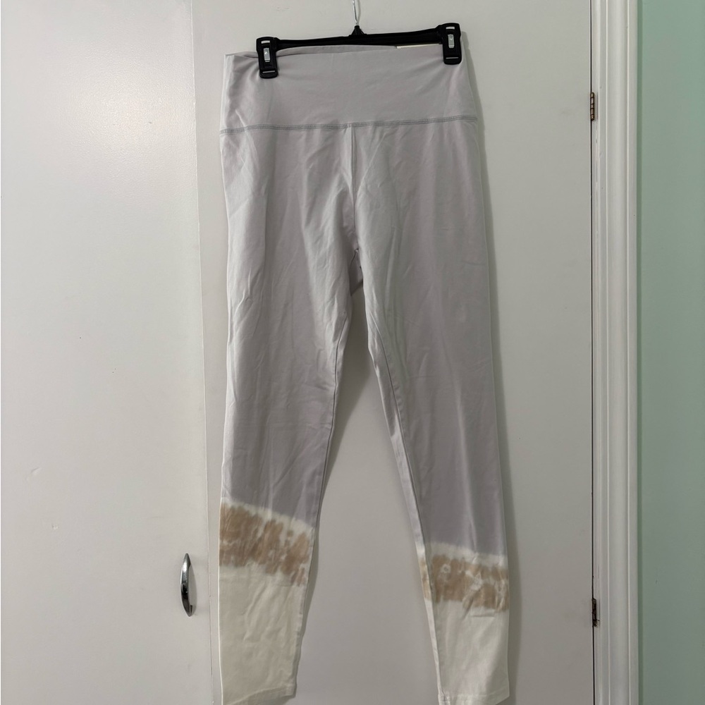 New with Tags Aerie Offline XL Long Workout Leggings in Gray and White